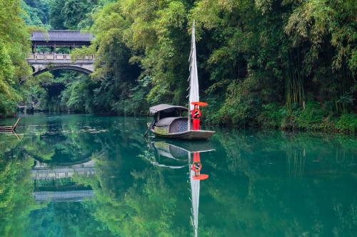 【动车】 世外桃源、三峡人家 二日游