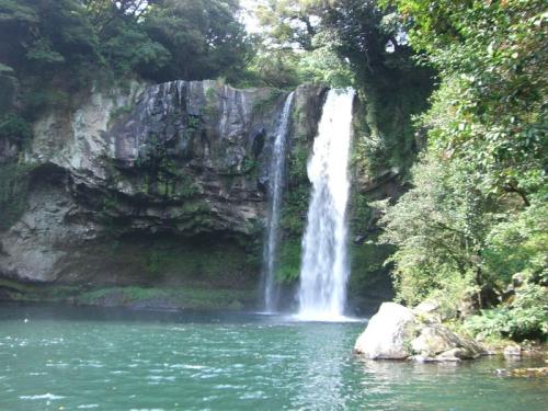 【瀑布穿越+山水画廊】三峡大瀑布、清江画廊2日清凉之旅 · 穿瀑湿身体验，船游清江仙境 🌟