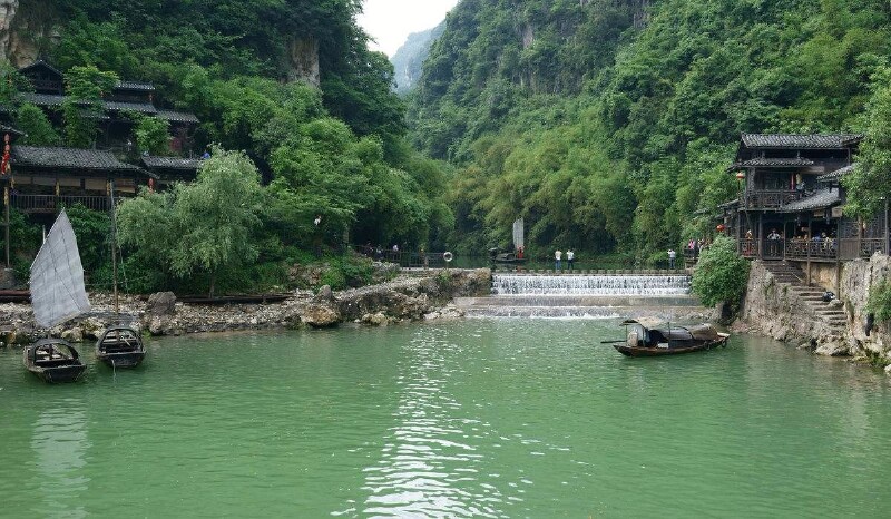 秋游三峡人家：邂逅最美红叶季，感受层林尽染的峡江之秋🍁